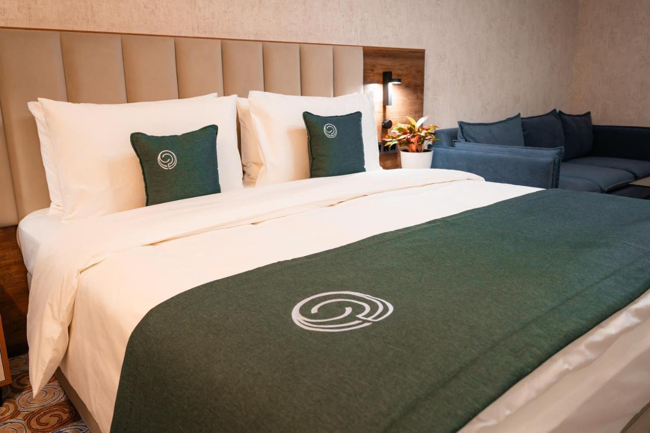 Cosmopolitan Hotel Шимкент Екстер'єр фото